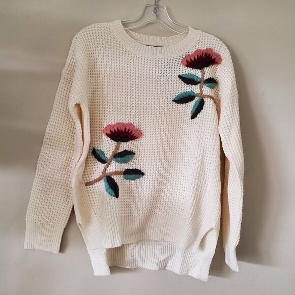 Women's Crew Neck Knit Sweater Flower Embroidered - Picture 2 of 8
